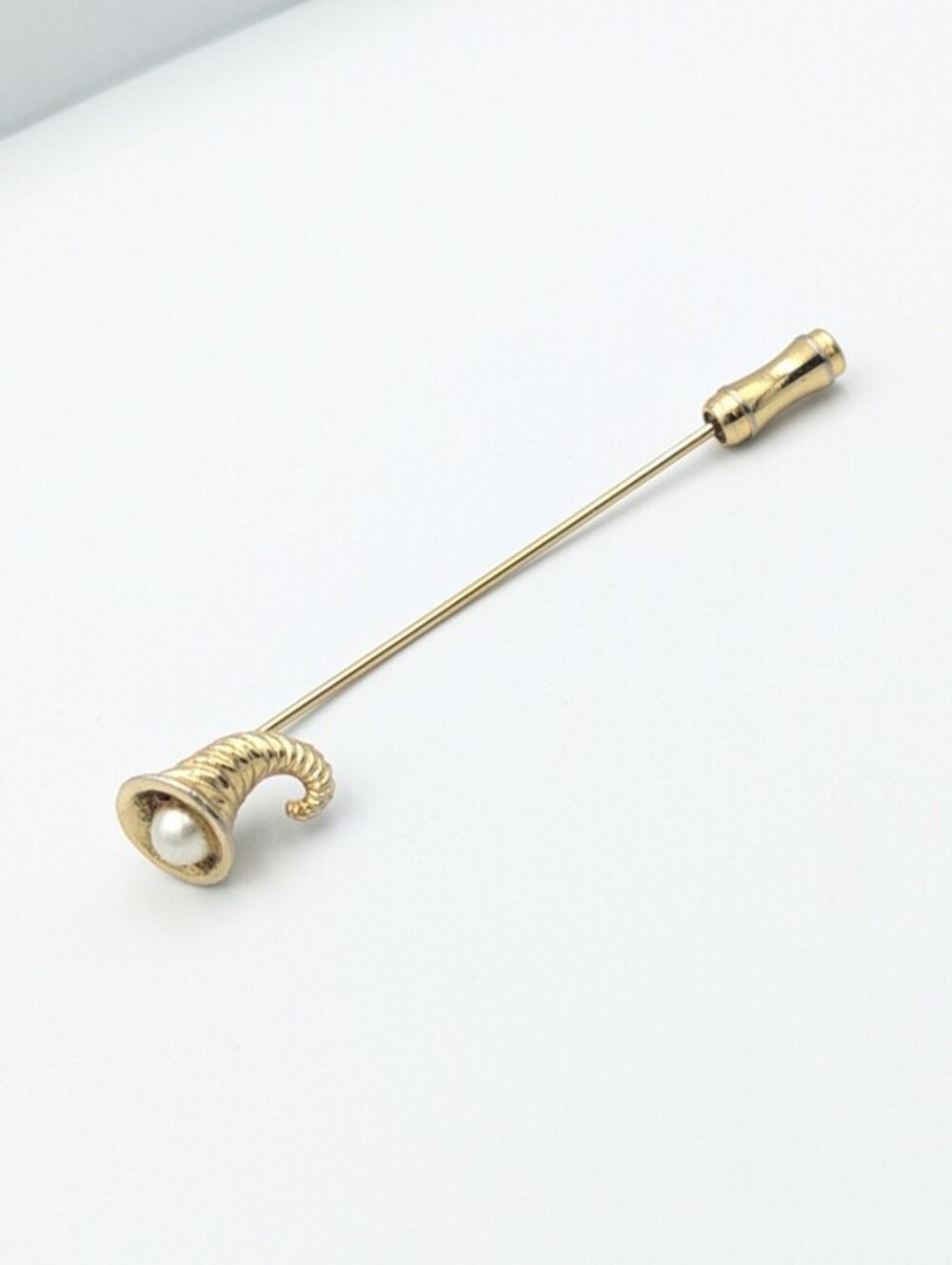 5/25$  Vintage faux pearl cornucopia stick pin gold tone